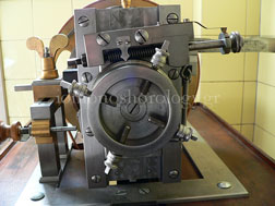 Madrin à Coulisse d' une machine à guillocher faite en Grèce, Europe