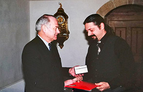 Ο Έλληνας ωρολογοποιός λαμβάνει το δίπλωμα της σχολής WOSTEP στην Neuchâtel, Ελβετίας
